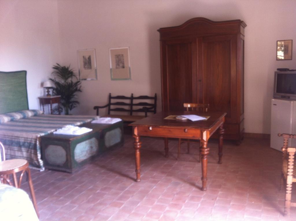 La Rocca Della Rosa Villa Zafferana Etnea Ruang foto