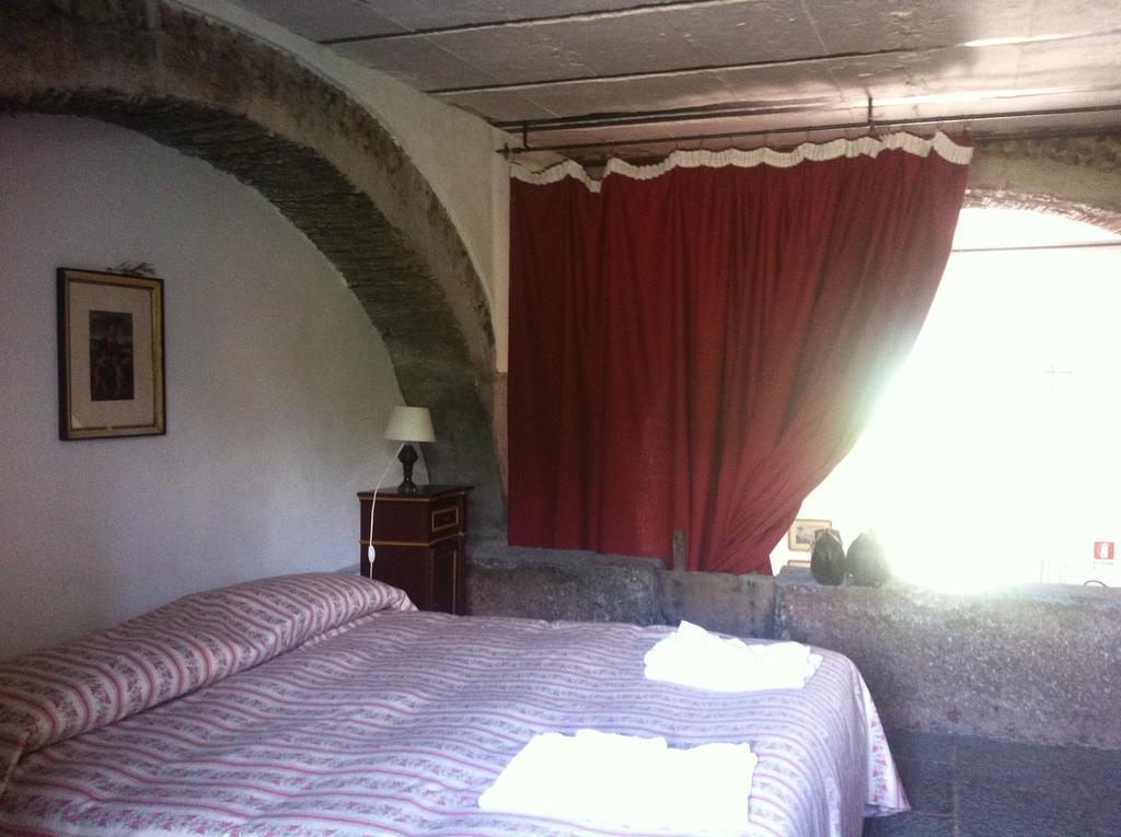 La Rocca Della Rosa Villa Zafferana Etnea Ruang foto